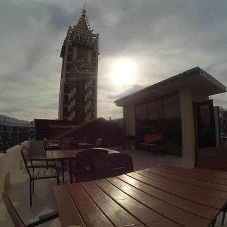 Piazza Batumi Guesthouse Eksteriør billede