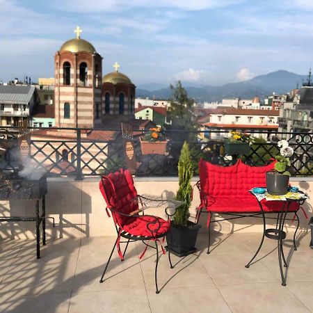 Piazza Batumi Guesthouse Eksteriør billede