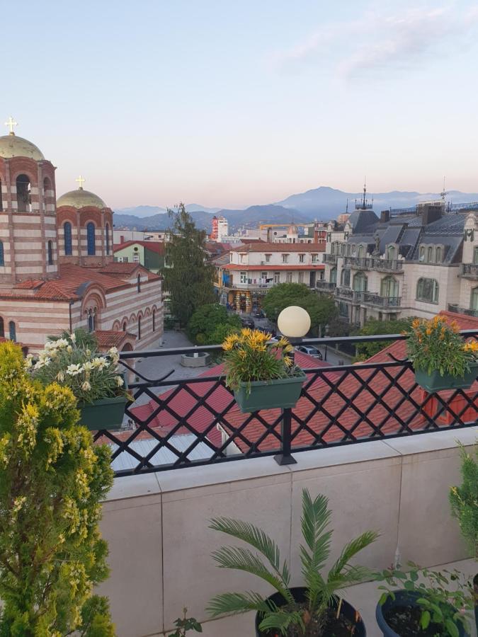 Piazza Batumi Guesthouse Eksteriør billede