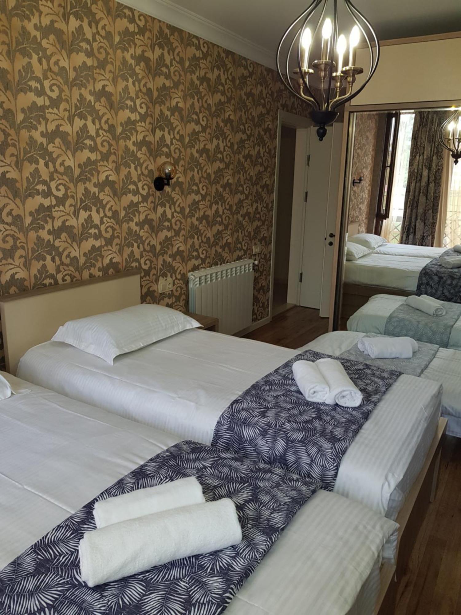 Piazza Batumi Guesthouse Eksteriør billede