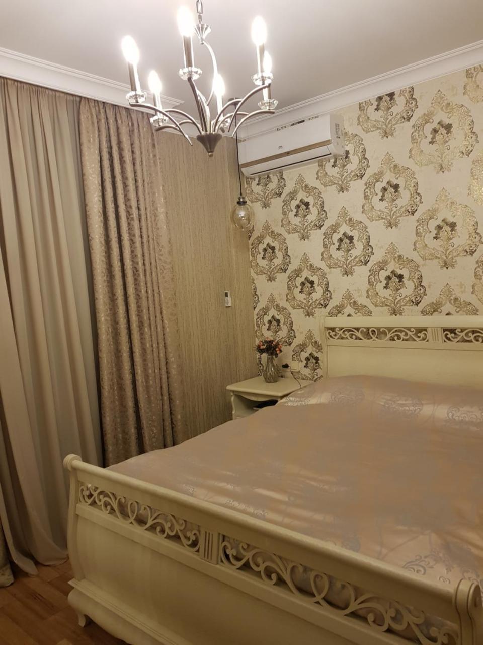 Piazza Batumi Guesthouse Eksteriør billede