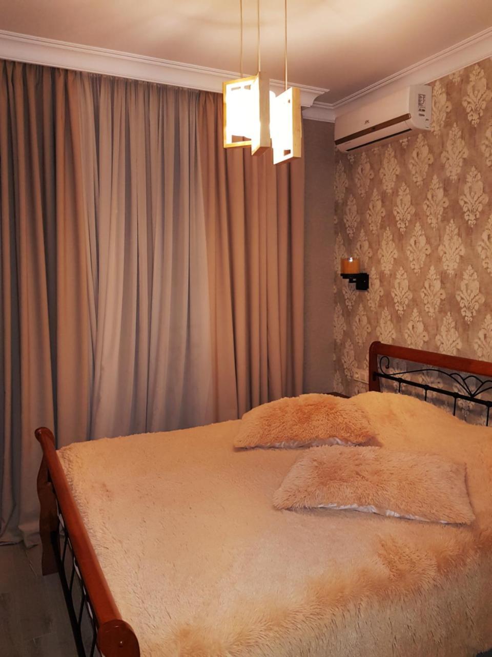 Piazza Batumi Guesthouse Eksteriør billede