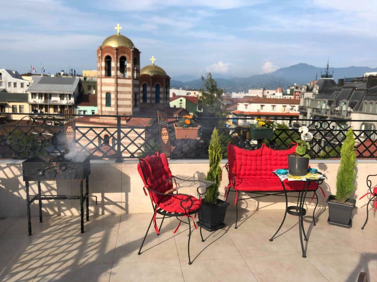 Piazza Batumi Guesthouse Eksteriør billede