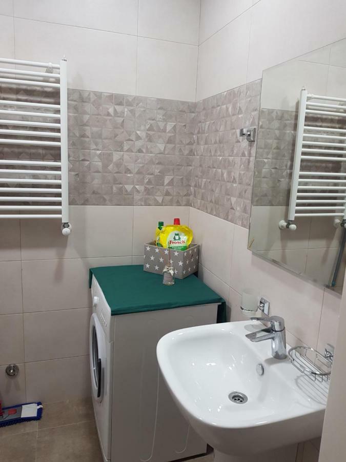 Piazza Batumi Guesthouse Eksteriør billede