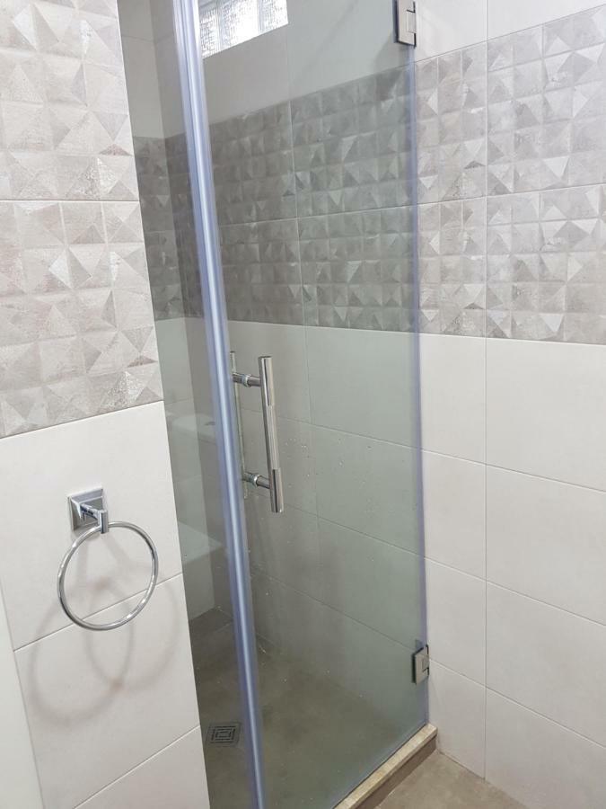 Piazza Batumi Guesthouse Eksteriør billede