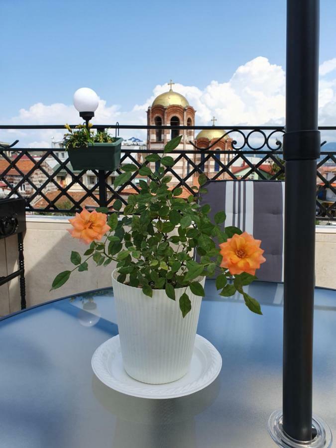 Piazza Batumi Guesthouse Eksteriør billede