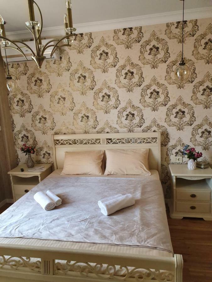 Piazza Batumi Guesthouse Eksteriør billede