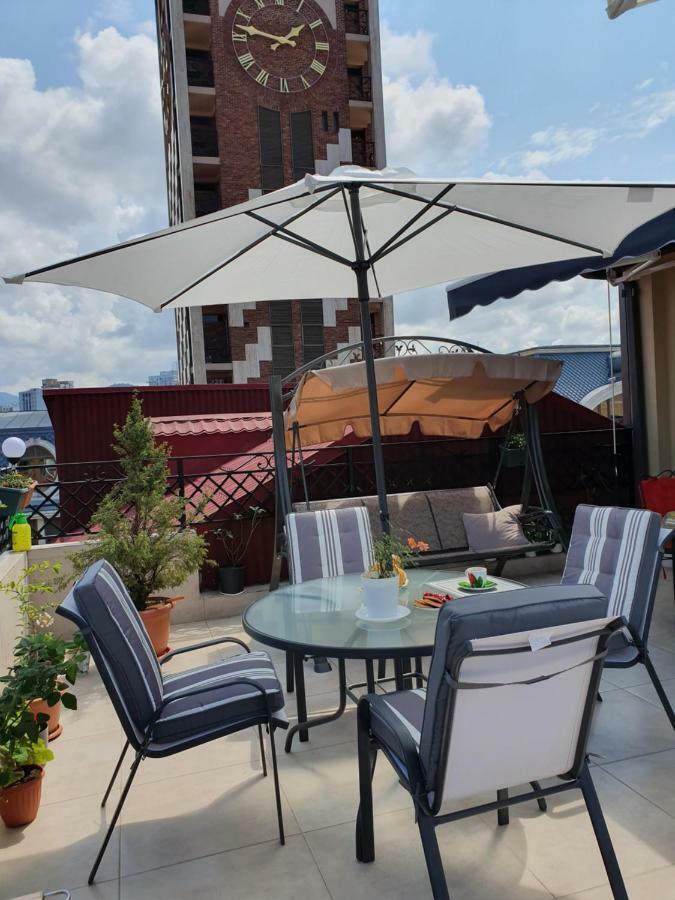 Piazza Batumi Guesthouse Eksteriør billede